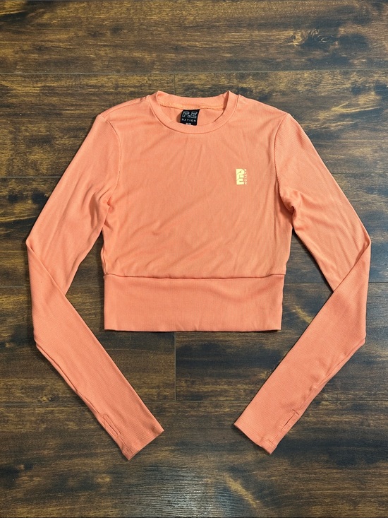 P.E Nation Tops - P.E Nation Free Play Rib Crop LS Peach M 🍑
